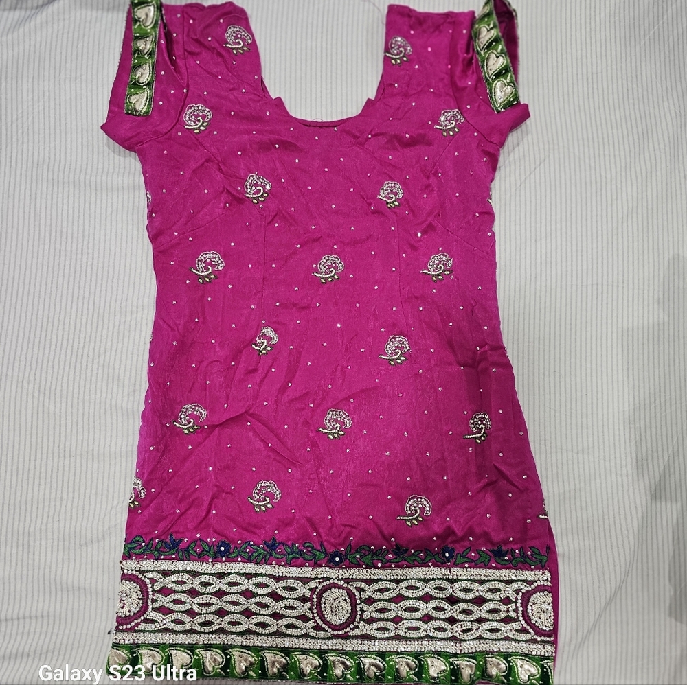 Pink & Green Women's Ethnic Suit Set with Green Dupatta Salwar Kameez